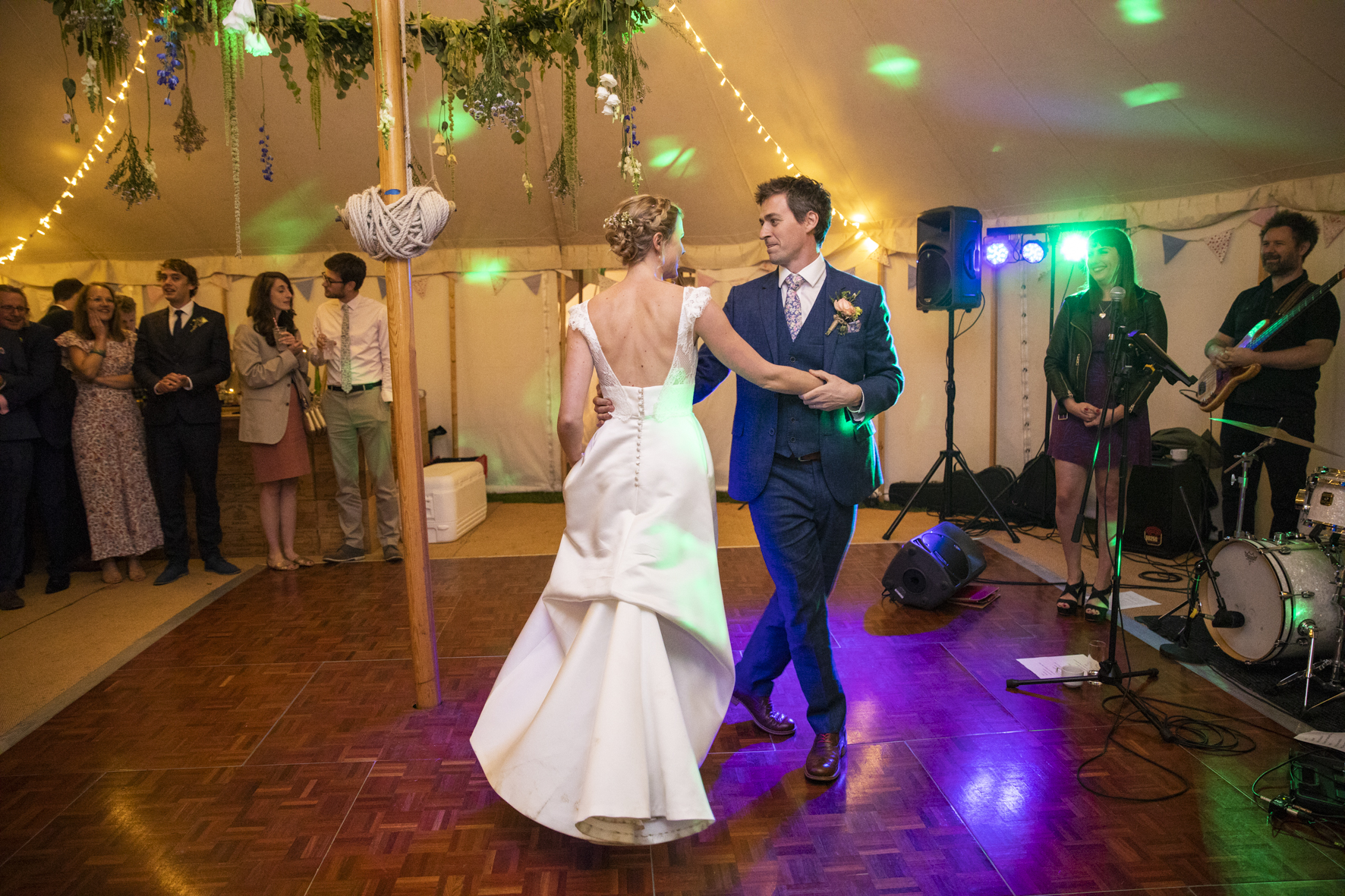 Steph & Tim _2018147_Claudia Leisinger.jpg