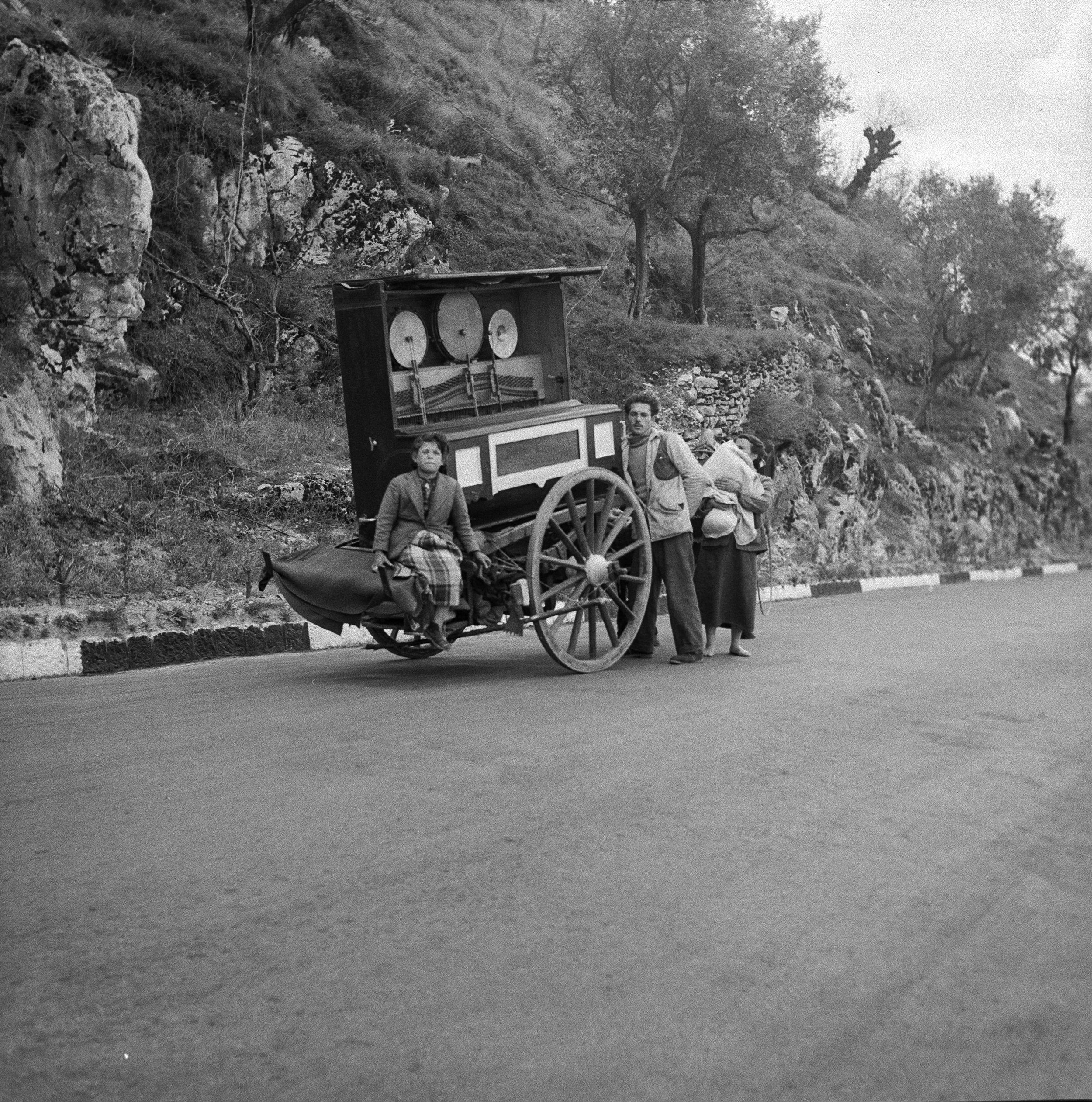 10Herrmann Leisinger Archive .jpg