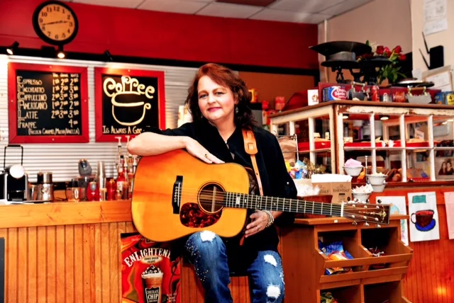 That Pure Appalachian Sound: Dale Ann Bradley Brings her Bluegrass Legacy to the Richmond Folk Festival