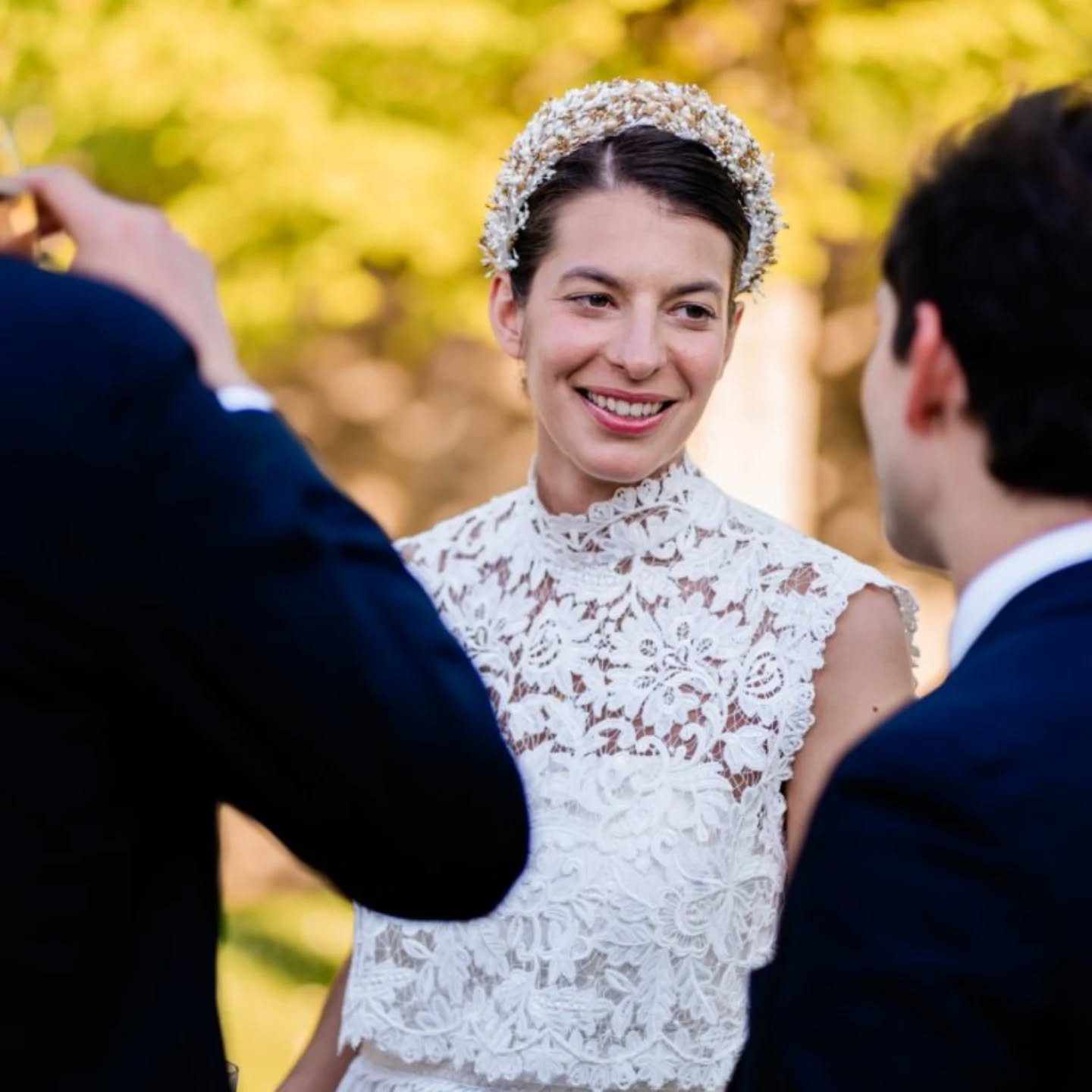 C'est toujours avec grand plaisir que nous recevons vos demandes de couronnes sur mesure !
Le plaisir de la rencontre et de l'&eacute;change  ainsi que la passion du travail artisanal sur mesure sont au c&oelig;ur de notre travail.

@marionadamphotog