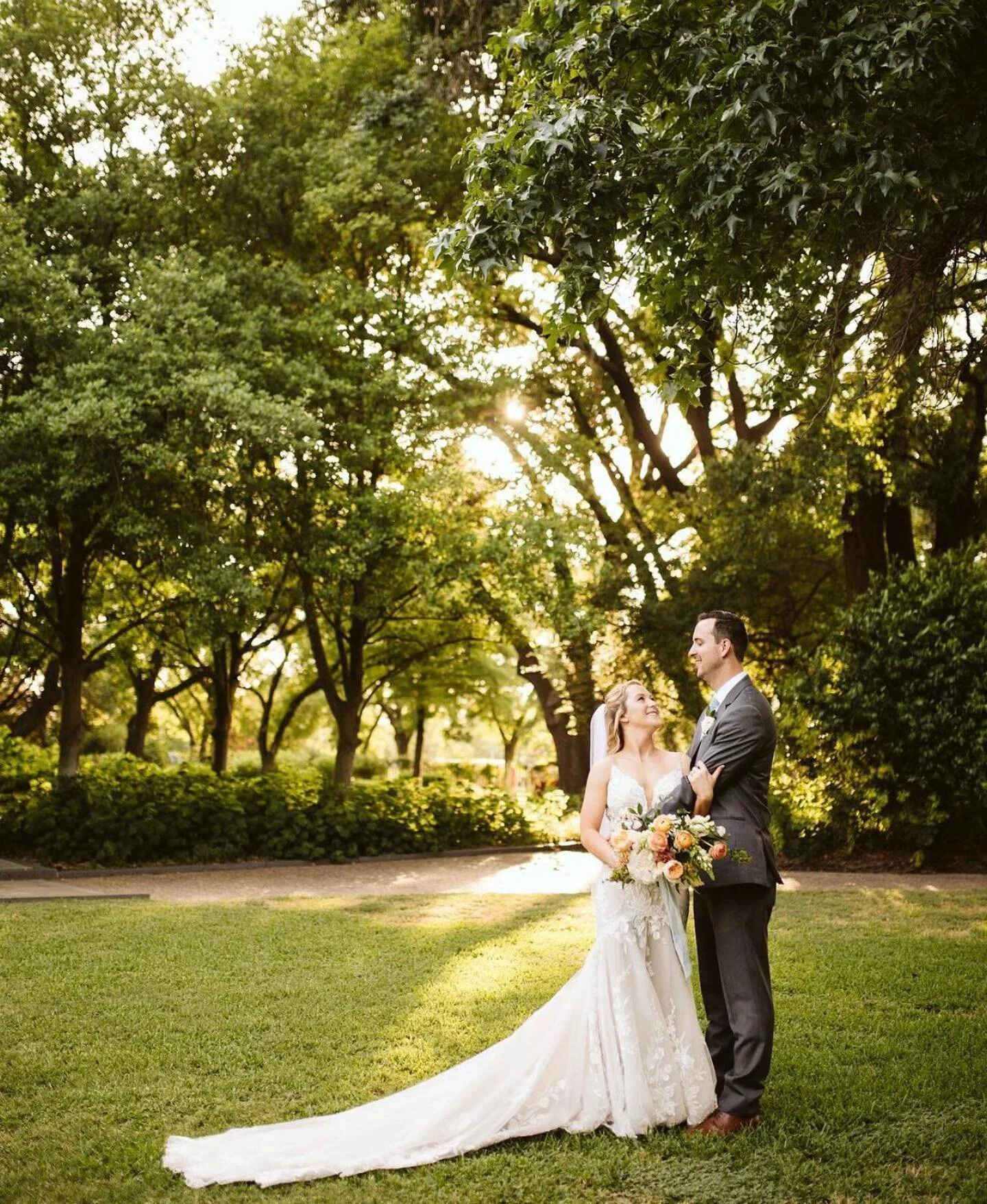 Happy #WeddingWednesday! Check out Lara and Luke's wedding from a little over a year ago at Texas Discovery Gardens! Looking for a last-minute venue for your special day? September 24, 2022 is NOW AVAILABLE FOR BOOKING! Go to txdg.org/rental to learn