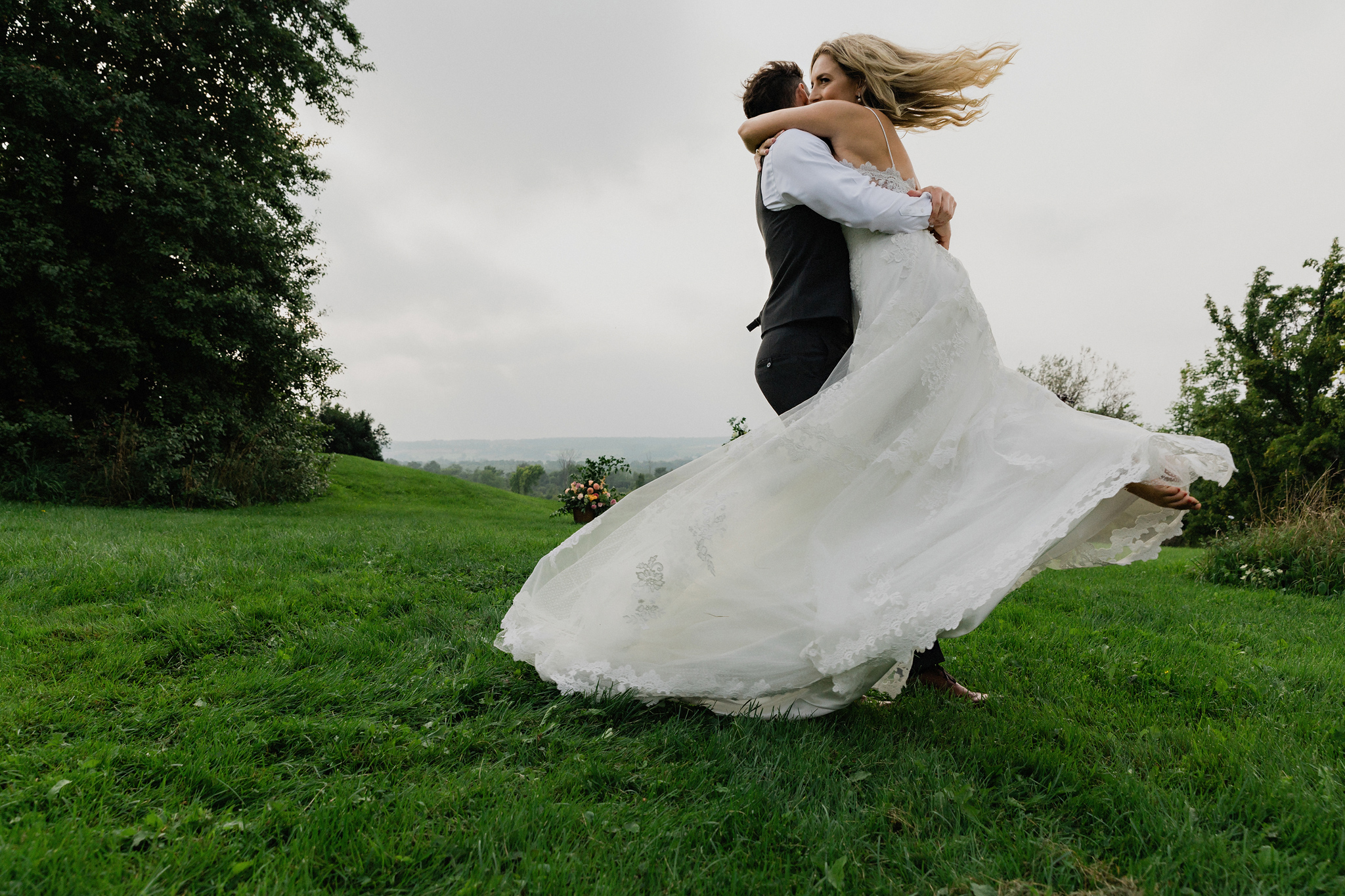 Bride and groom spin for joy at Coffin Ridge Boutique Winery