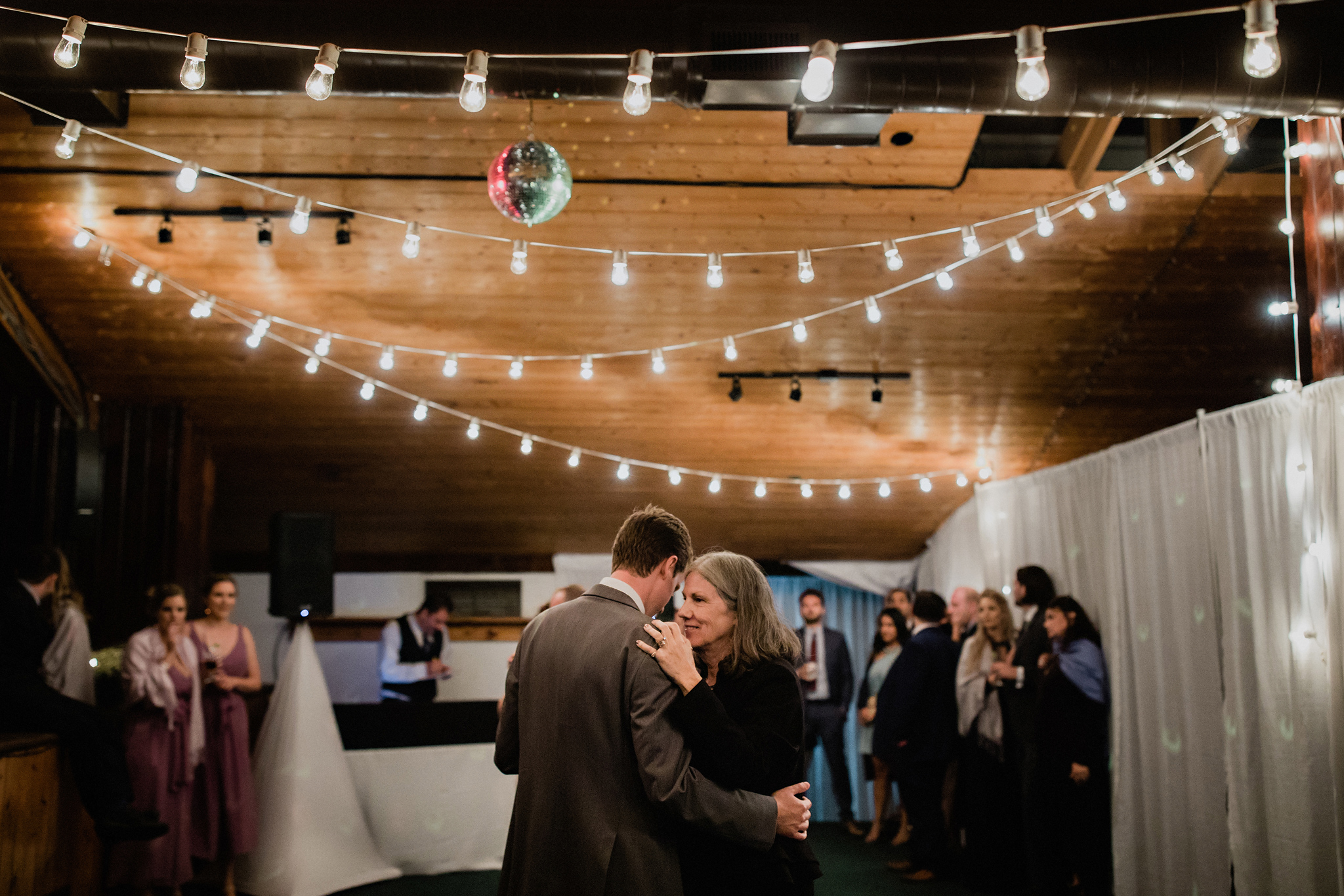 Rustic chic mountaintop wedding at Georgian Peaks Club