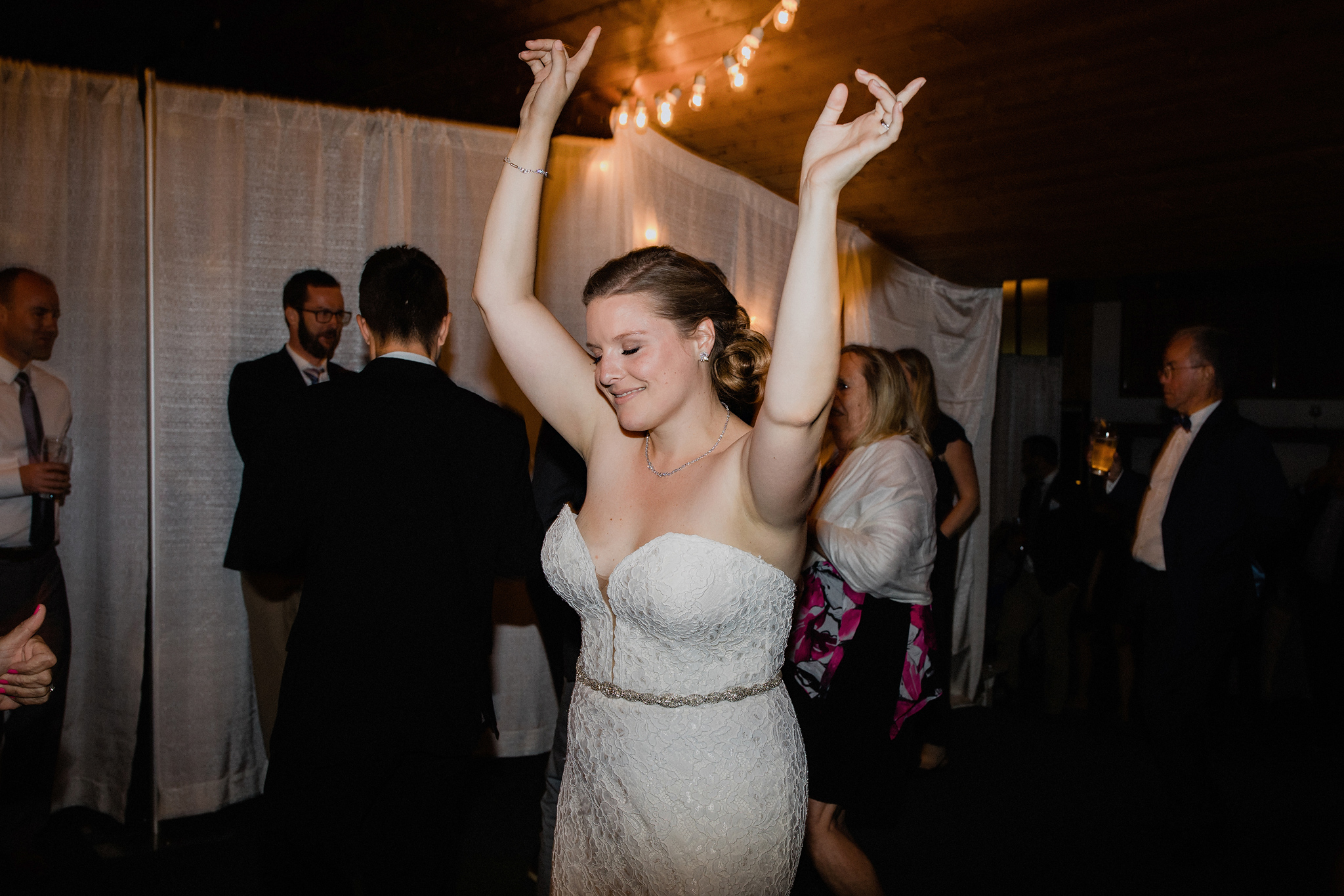 Rustic chic mountaintop wedding at Georgian Peaks Club