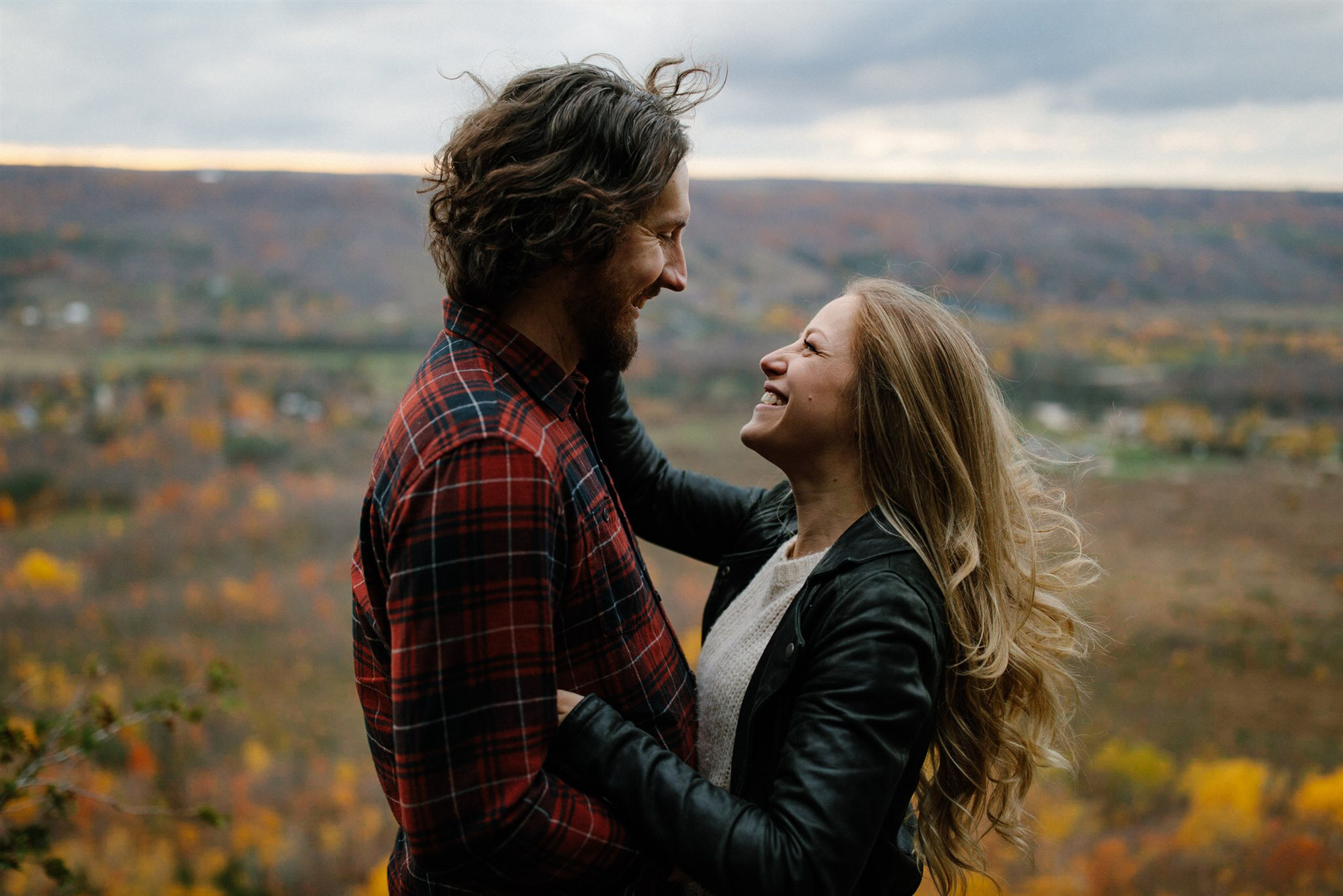 Plan-surprise-proposal-south-georgian-bay-engagement