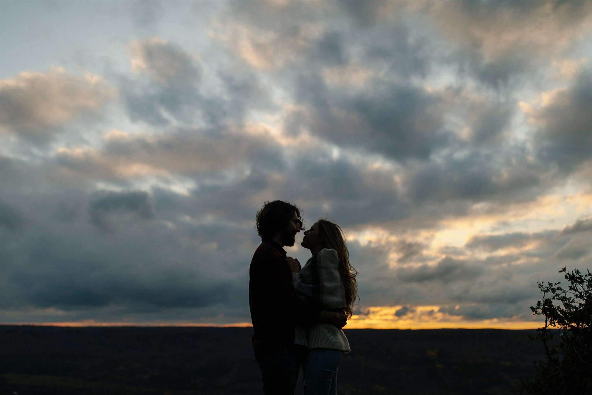 Plan-surprise-proposal-south-georgian-bay-engagement