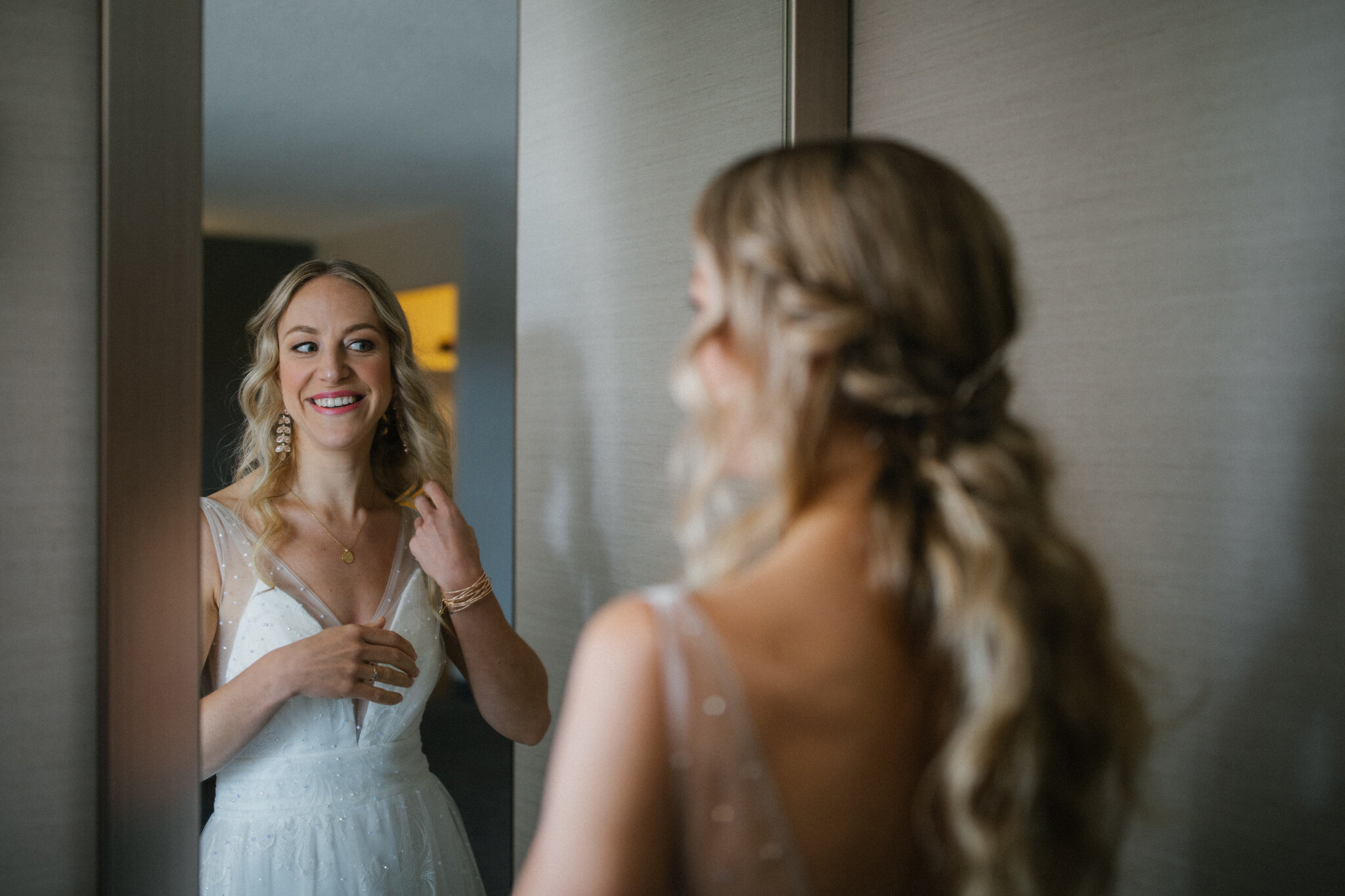 Beautiful bride getting ready Collingwood