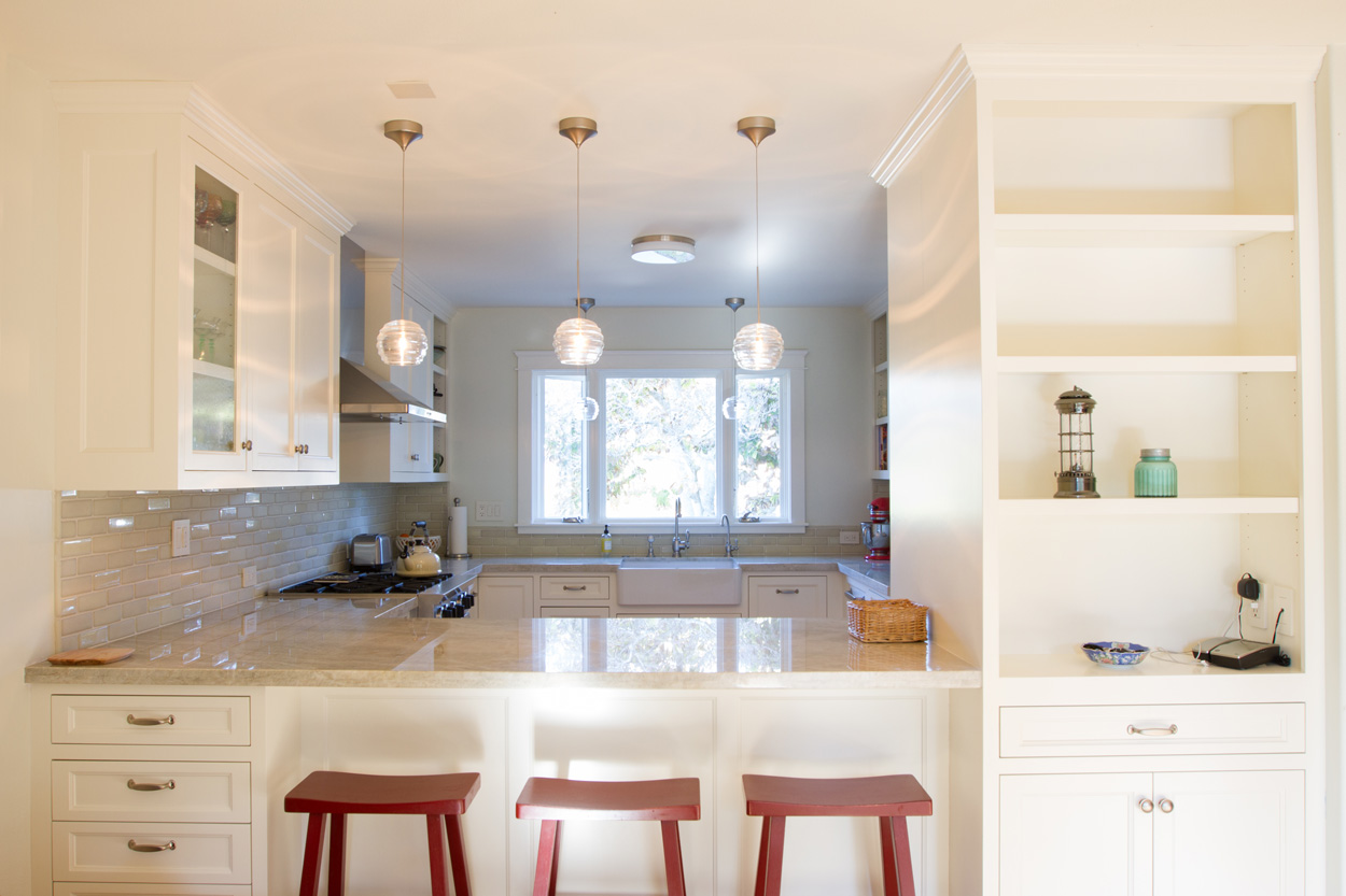 (Santa Cruz) Elegant Kitchen Design