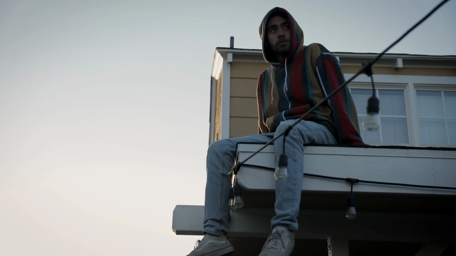 "Warm" - Dre'es ft. Mia