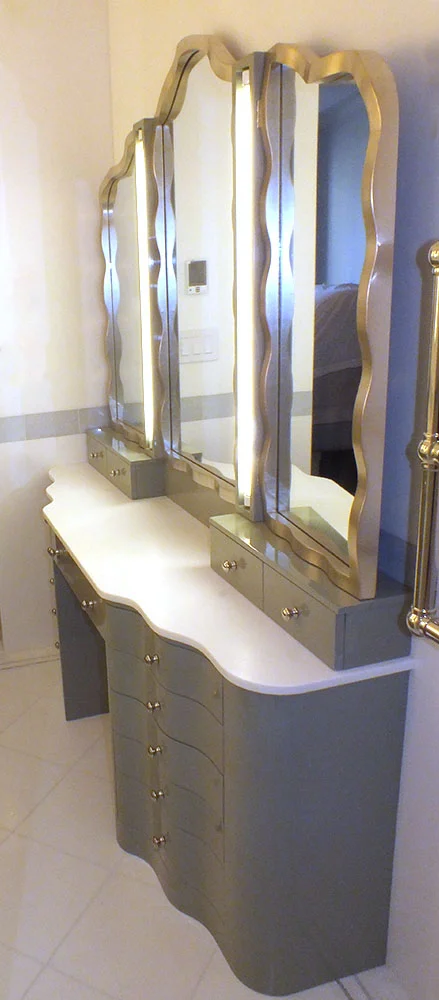 color-lacquer-custom-makeup-vanity-2.jpg