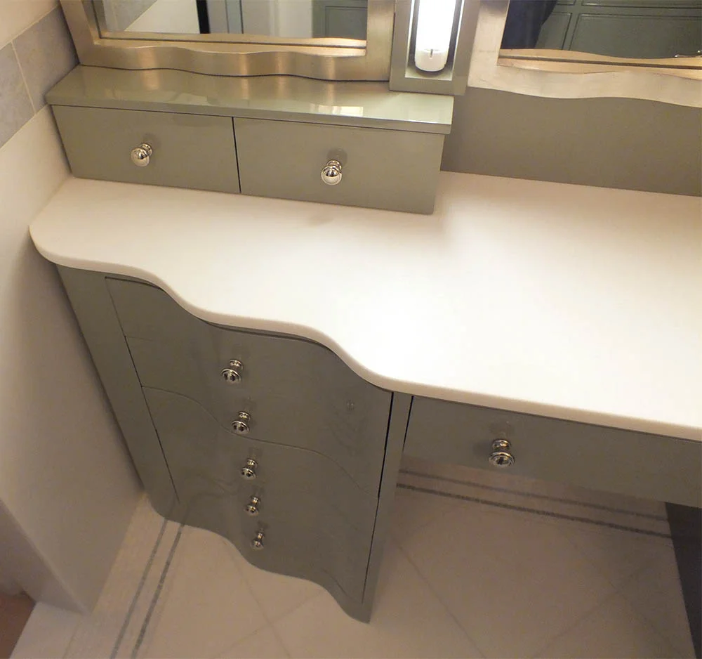 color-lacquer-custom-makeup-vanity-12.jpg