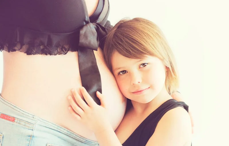 SER MAMÁ DESPUÉS DE LOS 35: LOS RIESGOS Y CUIDADOS DE LA POSTERGACIÓN DEL EMBARAZO