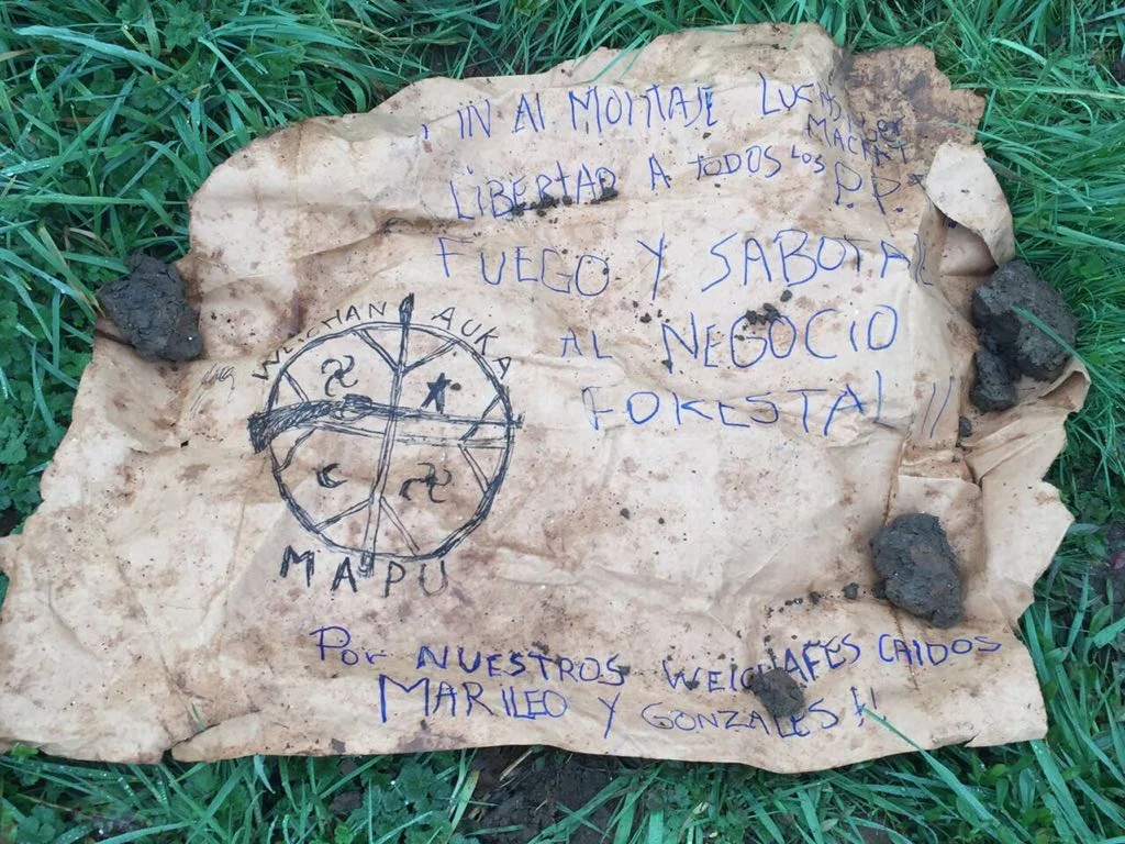 CAMIONES QUEMADOS: FISCALÍA CONFIRMA HALLAZGO DE UN PANFLETO ALUSIVO AL JUICIO LUCHSINGER-MACKAY