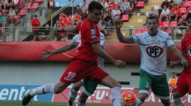 Ñublense se aleja del descenso