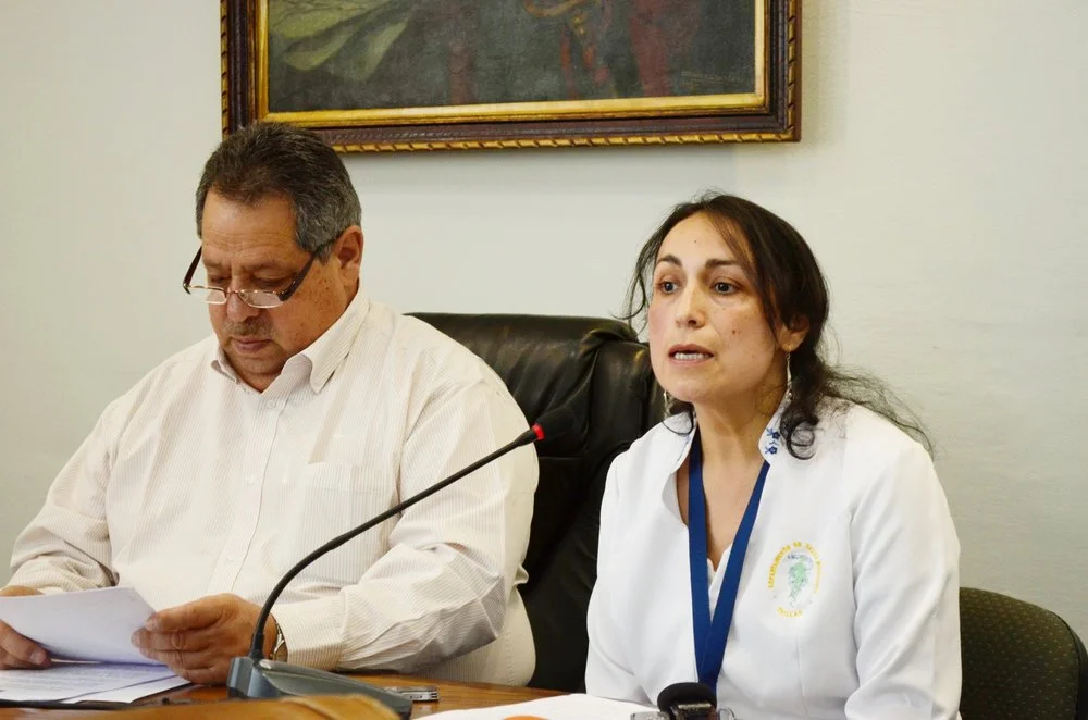 Alcalde Sergio Zarzar y Tatiana Cárdenas, la enfermera asesora de la Dirección de Salud Municipal de Chillán.