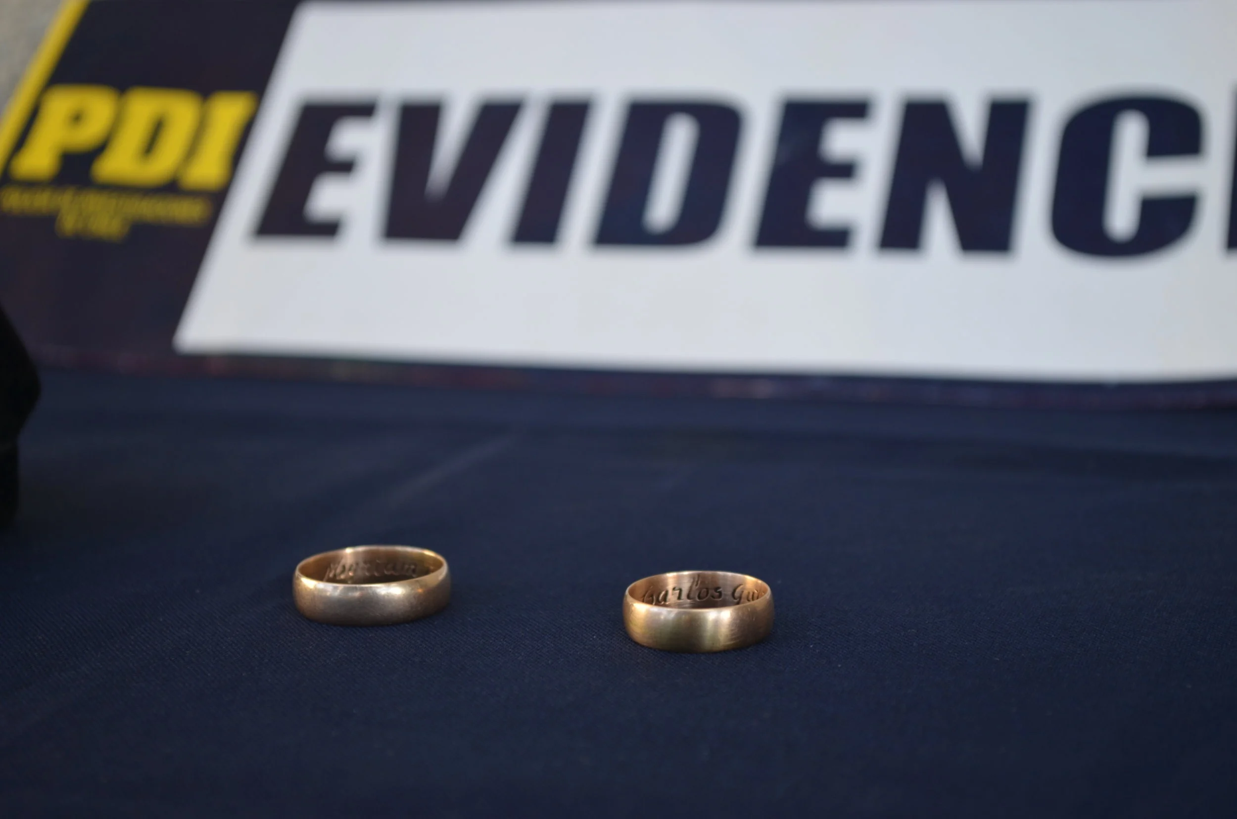 Se encuentran anillos de matrimonio robados en el año 2014
