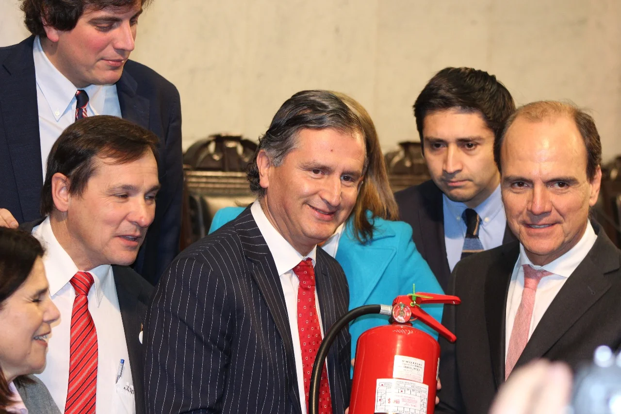 DIPUTADO SABAG PIDE AL GOBIERNO INCLUIR DENTRO DEL EQUIPAMIENTO DE VIVIENDAS SOCIALES UN EXTINTOR