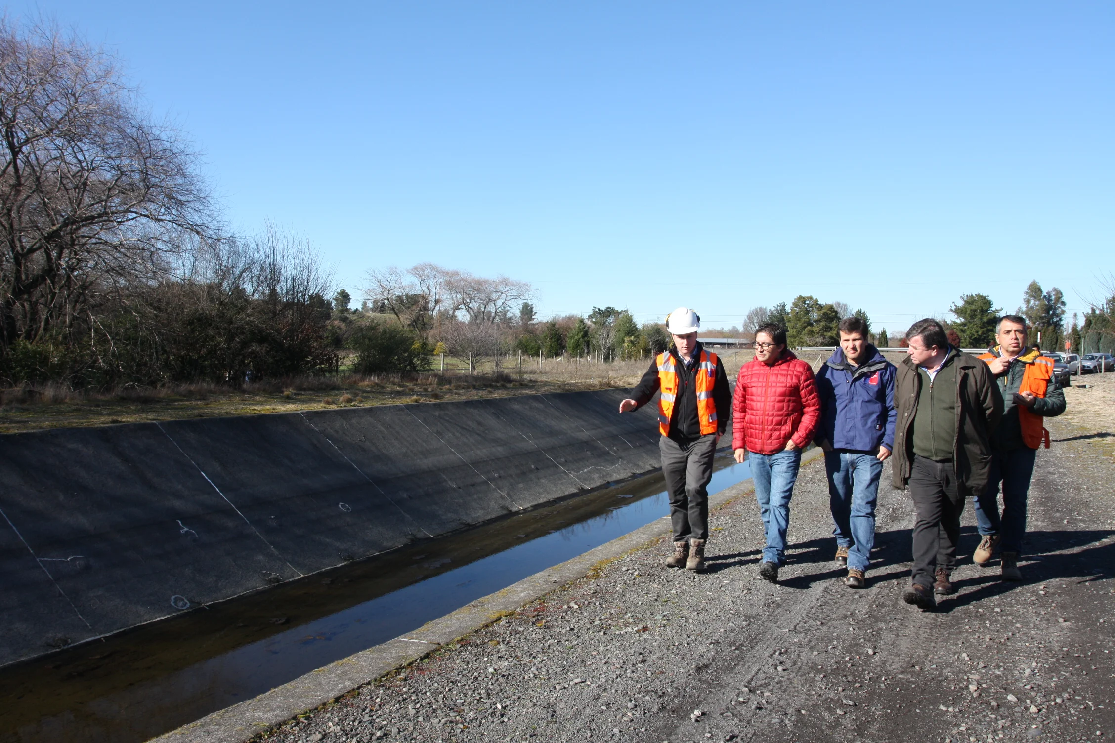 Delegado del MOP inspeccionó socavón que será reparado en tramo inicial de canal Laja-Diguillín