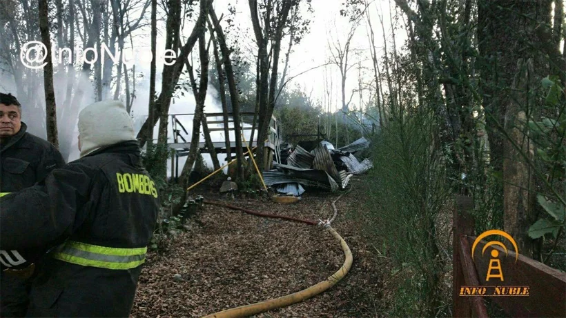 Tragedia en Pinto: tres jóvenes fallecieron al incendiarse la cabaña donde celebraban un cumpleaños.