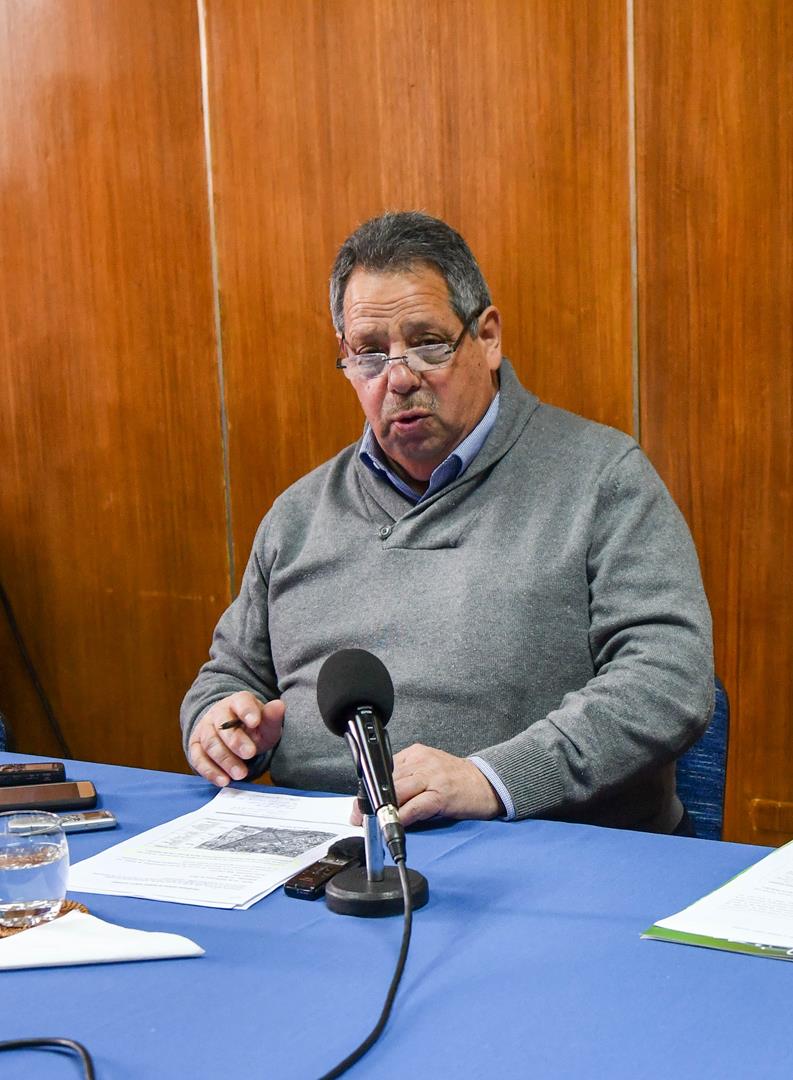 ALCALDE ZARZAR ENTREGÓ NÓMINA DE NUEVOS DIRECTORES DE CESFAM CHILLANEJOS