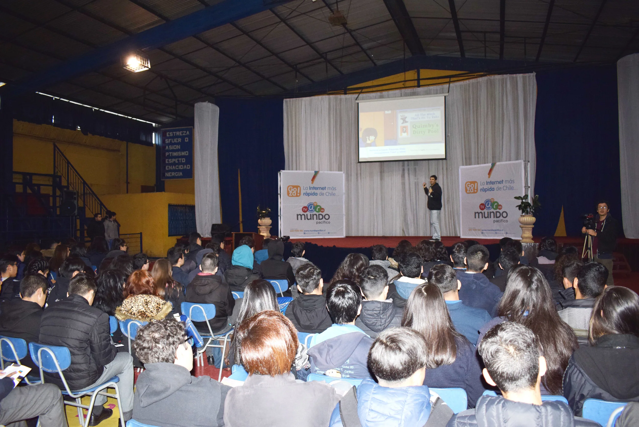 Experto en Internet dio claves para el emprendimiento a jóvenes de Chillán Viejo