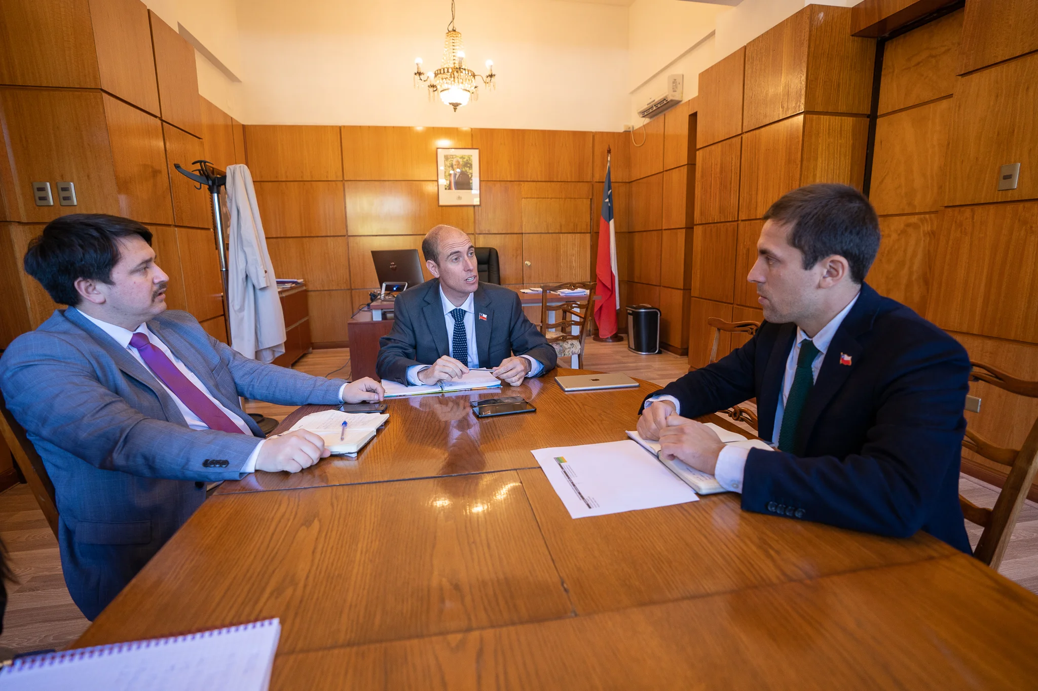 Intendencia y Seremi de Gobierno fijan hoja de ruta a gobernadores de Ñuble