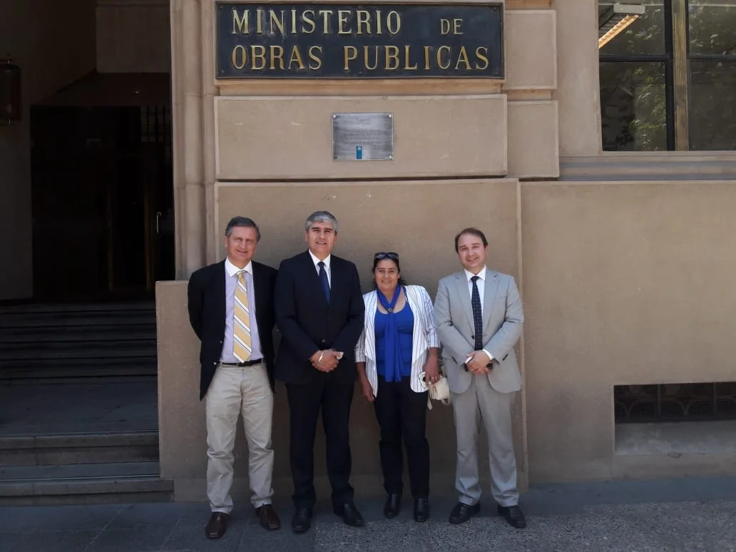 Ministro de Obras Públicas confirma pavimentación hacia Minas del Prado para 2019