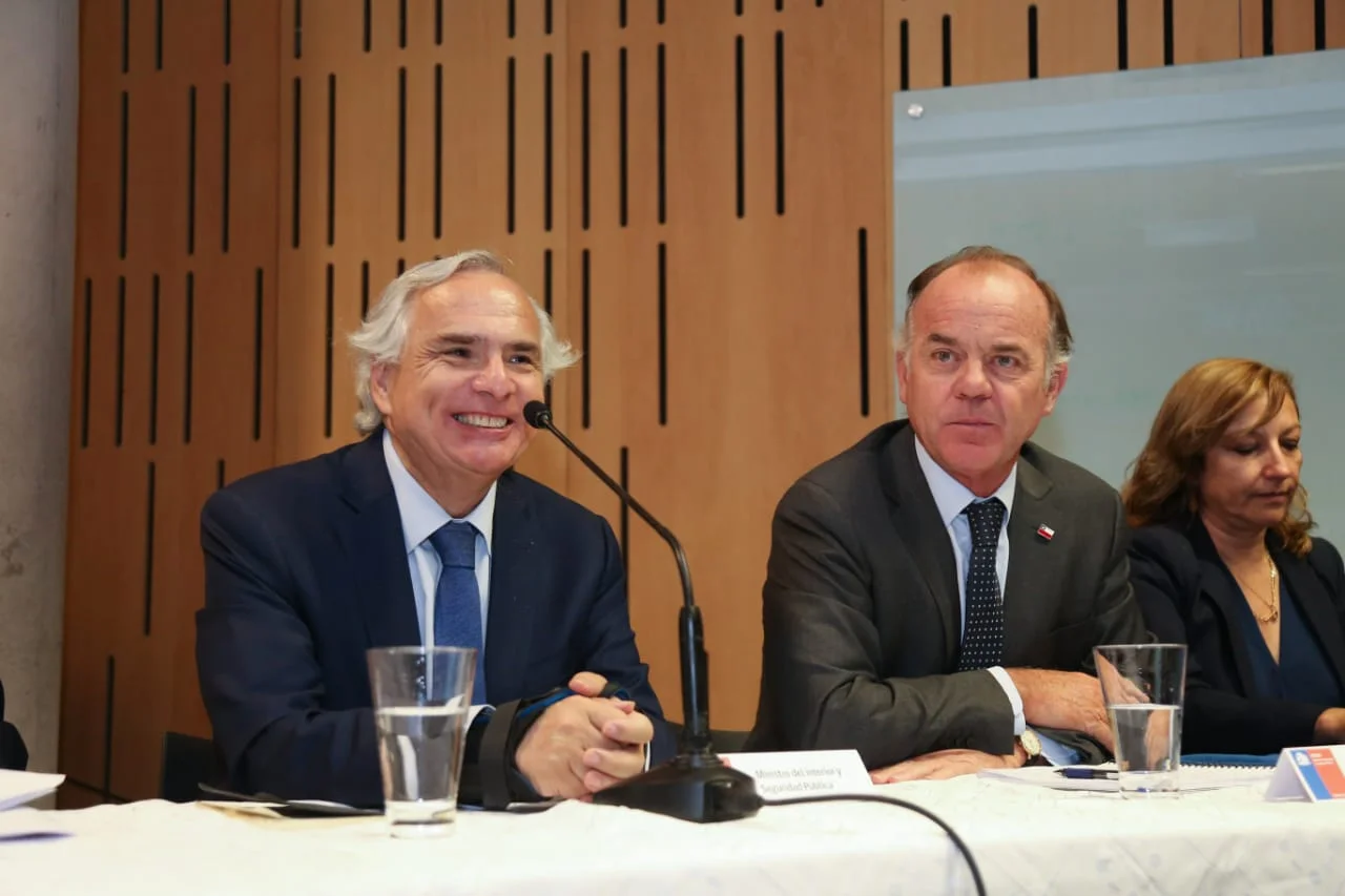 Mejorar los canales de comunicación entre los Alcaldes y los equipos de Conaf y Onemi en las regiones fue el claro objetivo de la reunión que sostuvieron los Secretarios de Estado este mediodía.
