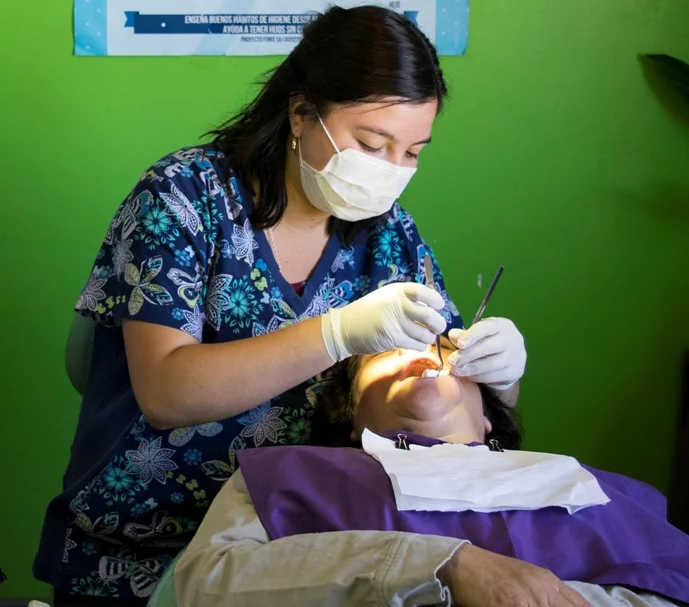 Nuevo programa de atención odontológica domiciliaria a personas con dependencia severa beneficiará a más de mil personas en Ñuble