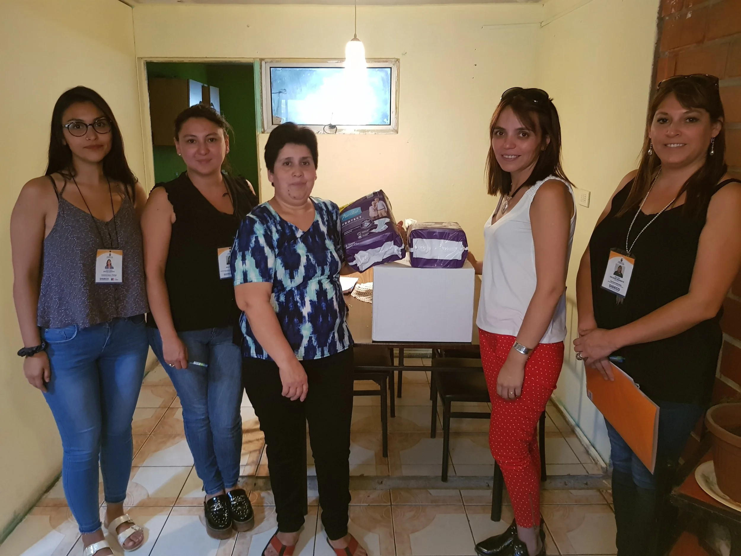 RED DE APOYOS Y CUIDADOS DE LA DIDECO GESTIONA AYUDA A VECINOS DE LA COMUNA