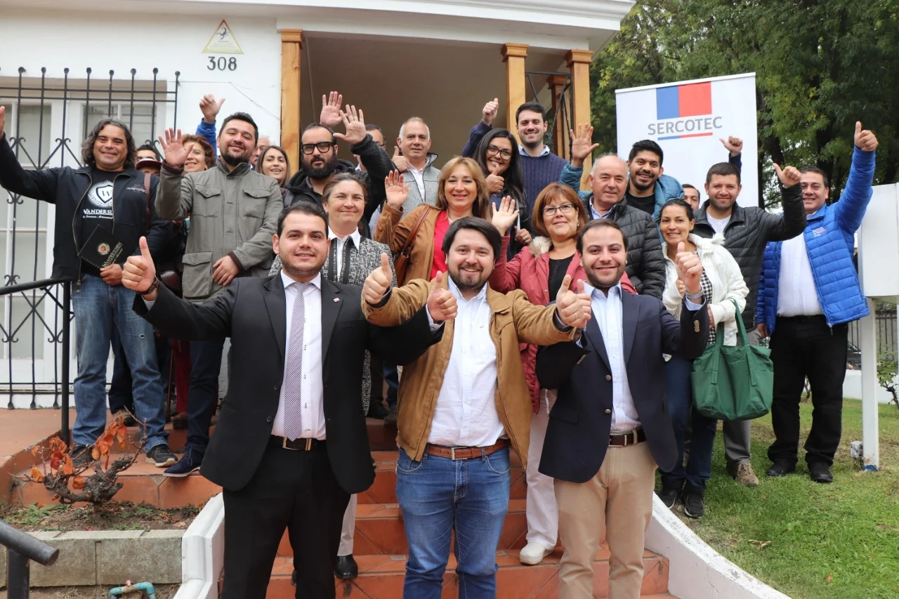 Más de 50 emprendedores de Ñuble se informaron sobre Modernización Tributaria en conversatorio