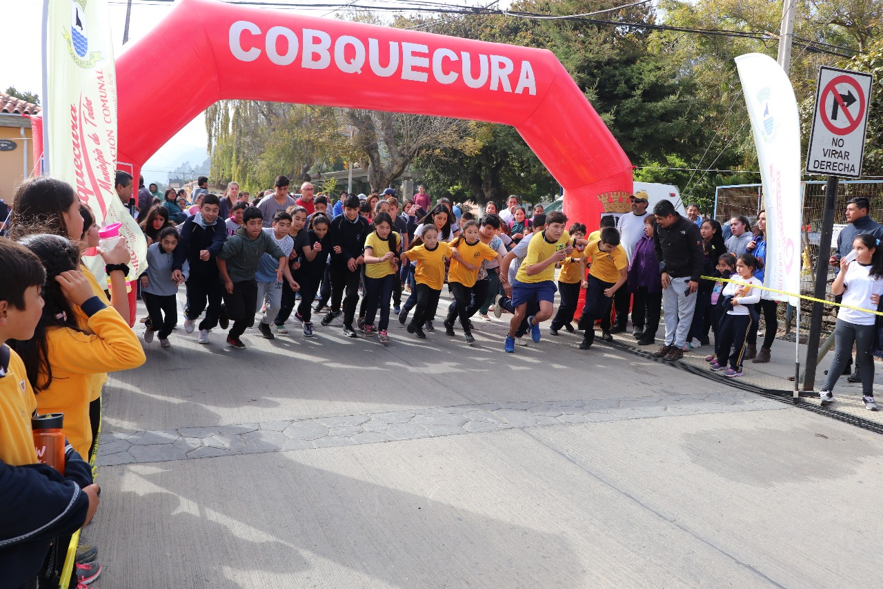 Corrida atlética escolar se tomó las calles de Cobquecura