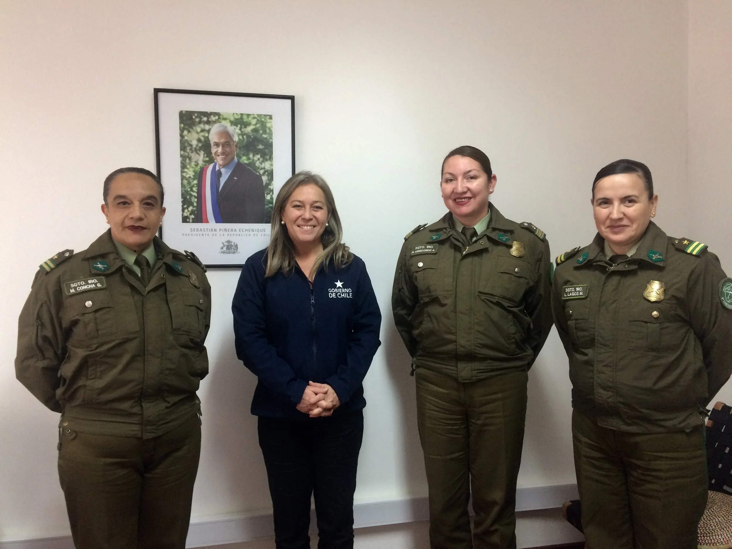 Seremi Barbara Hennig se reúne con funcionarias de Carabineros De Chile en el contexto de la celebración de su aniversario N°92