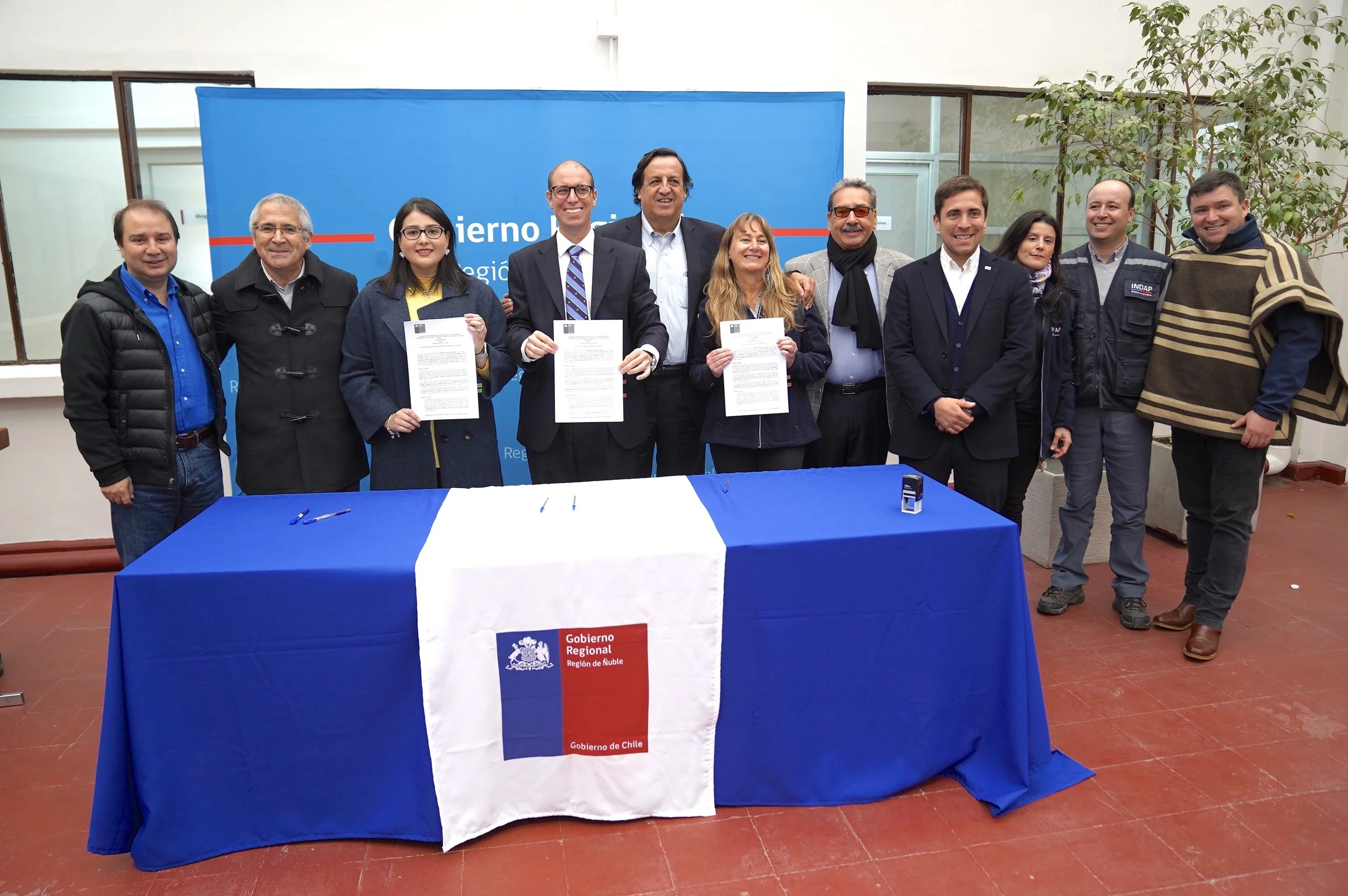 GOBIERNO REGIONAL FIRMA CONVENIOS POR MÁS DE $2.700 MILLONES