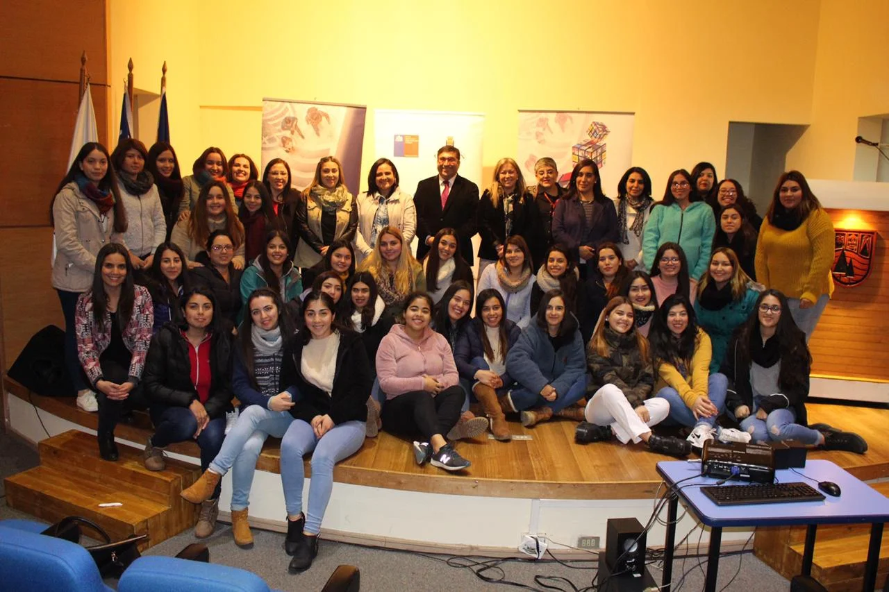 CENTRO DE LA MUJER CONCIENTIZA A ESTUDIANTES EN LA PREVENCIÓN DE VIOLENCIA DE GÉNERO