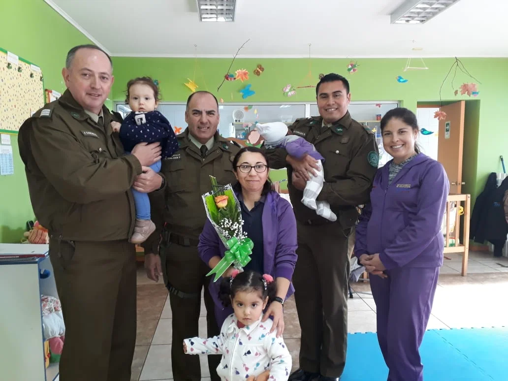 Carabineros de Ñuble saludó a vecinas y funcionarias en conmemoración del Día de la Madre
