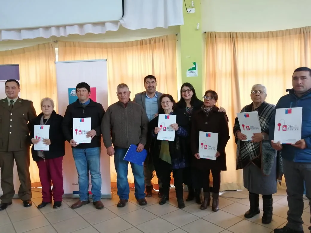 Familias de Ñiquén recibieron sus Títulos de Dominio