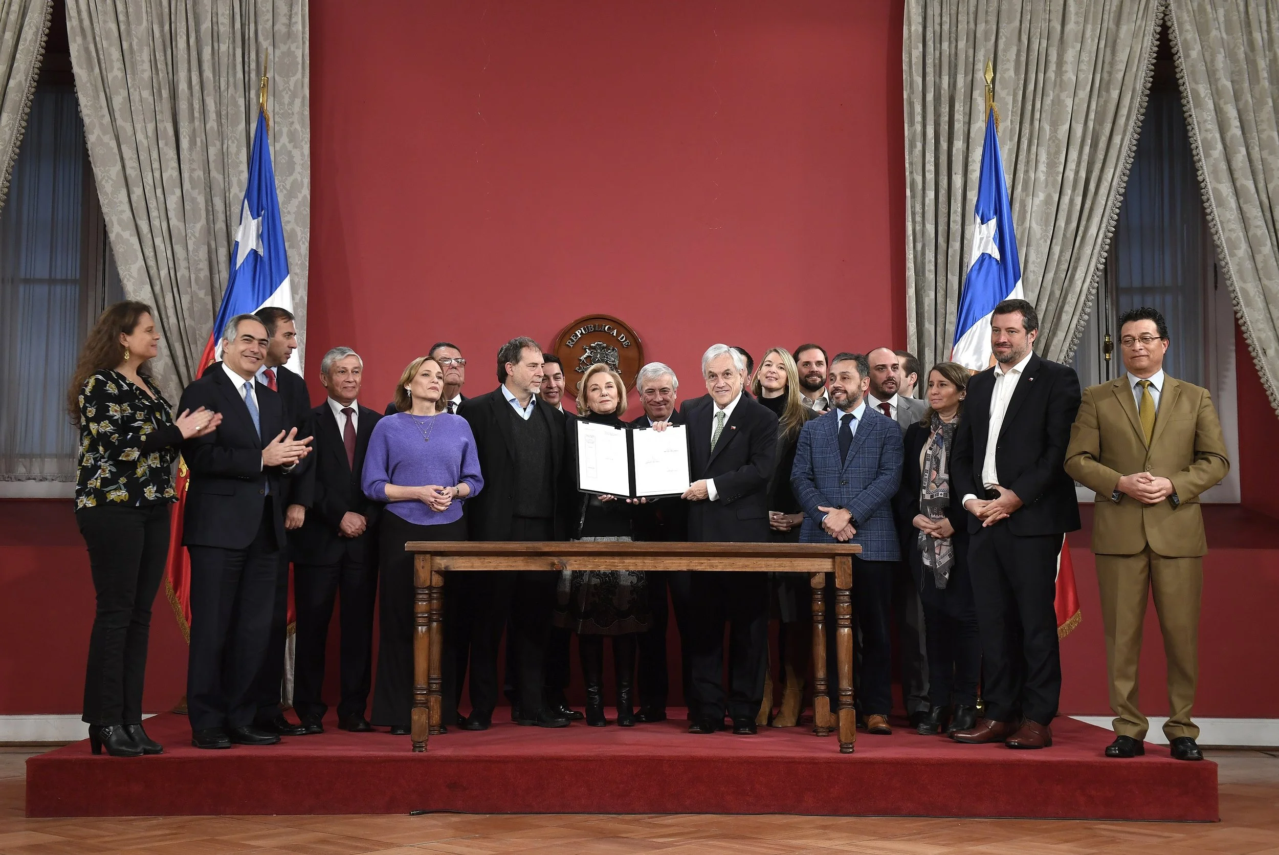 Presidente Piñera promulga ley que da atención preferente en salud para personas mayores y con discapacidad: “Busca aliviar y mejorar su calidad de vida” 