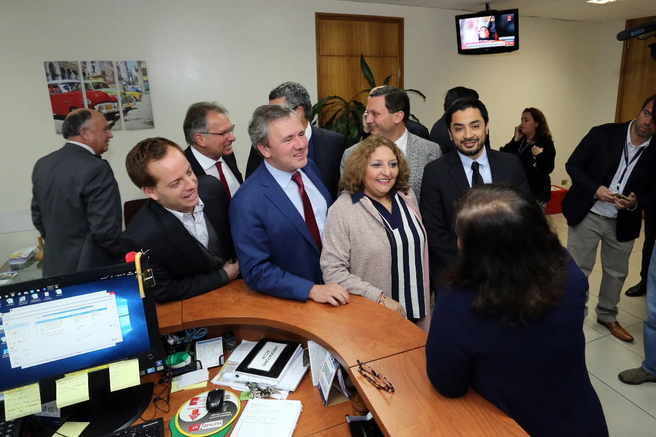 Diputado Sanhueza anuncia paquete de proyectos para destituir a parlamentarios, alcaldes y jueces que consuman droga