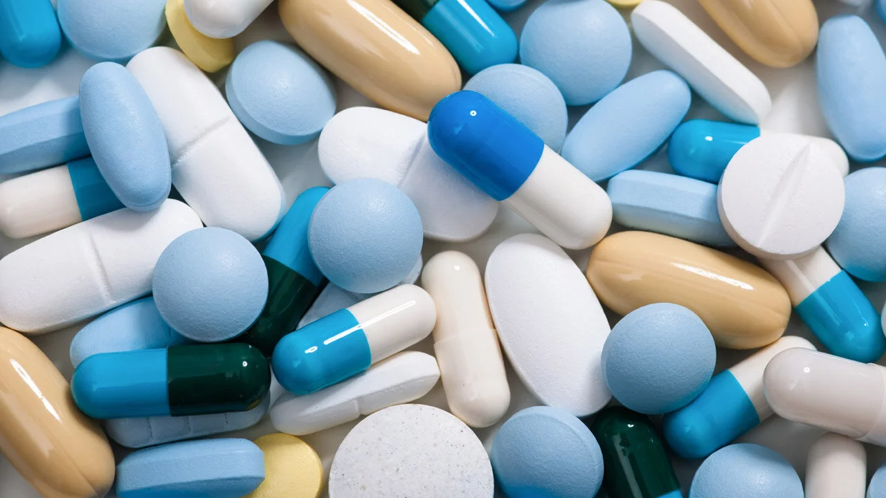 Se aprobó proyecto que permitirá a las personas acceder a medicamentos a precios más bajos.-