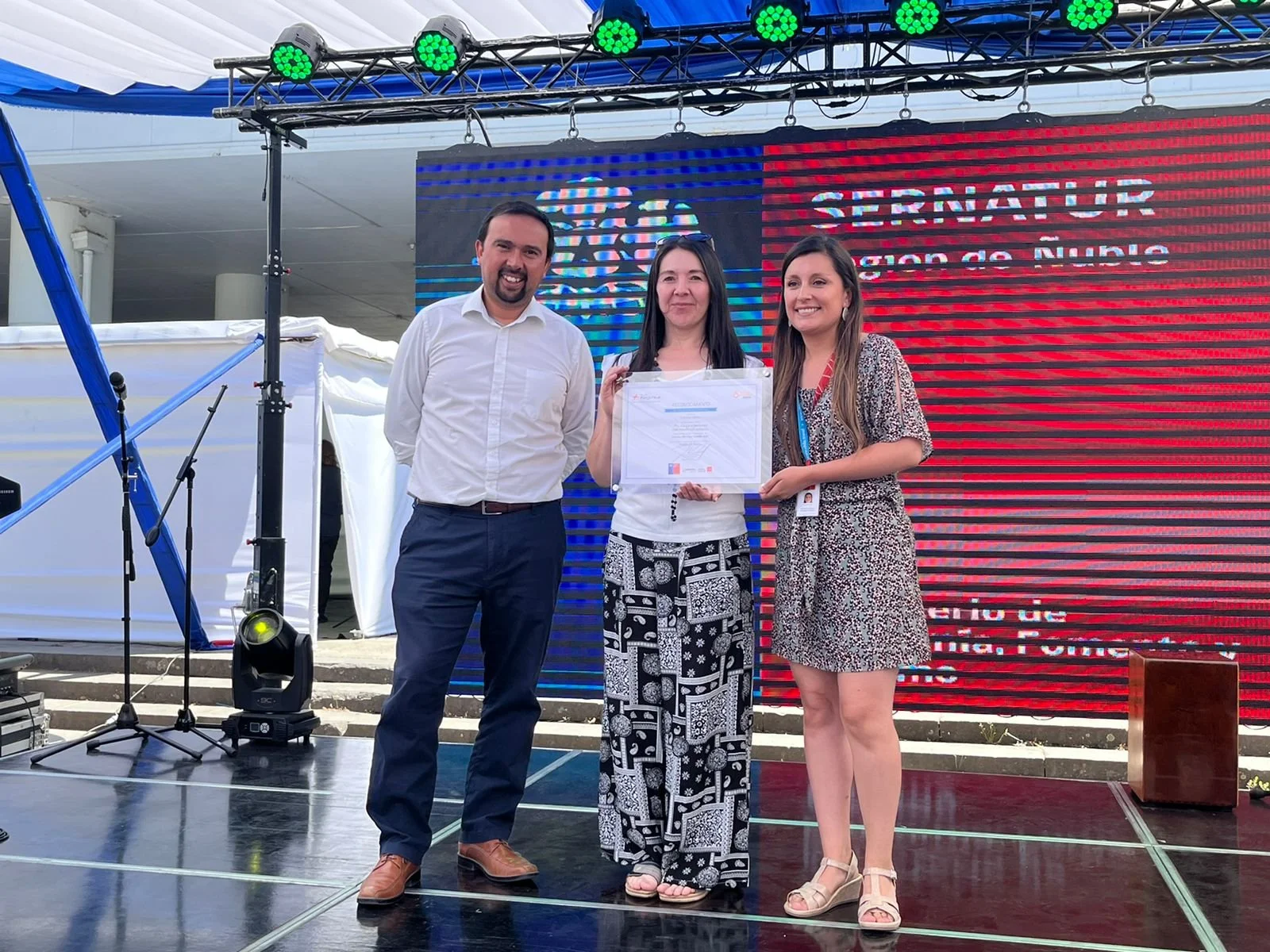 CABAÑAS NATIVA RECIBIÓ RECONOCIMIENTO EN EL MARCO DEL CONCURSO MÁS VALOR TURÍSTICO