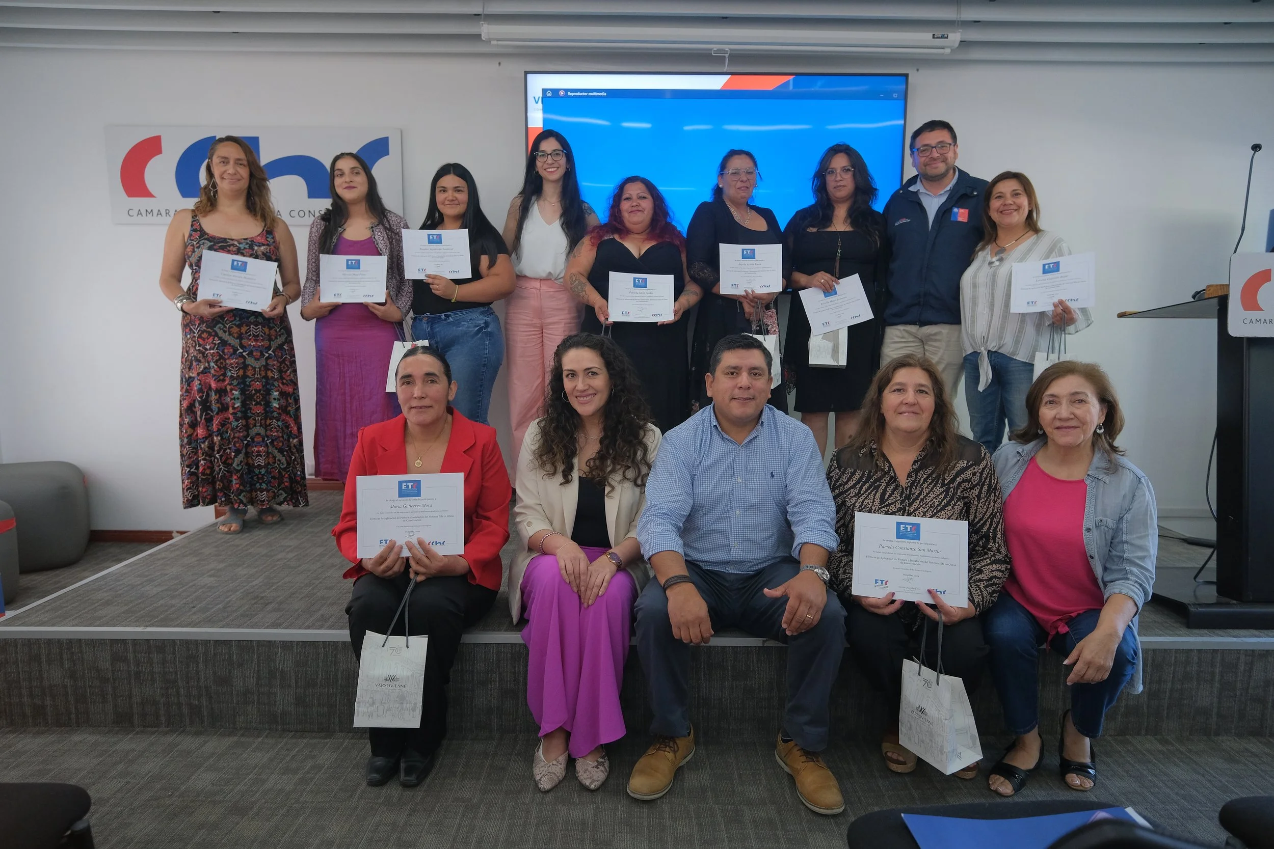 CChC Ñuble certifica a mujeres como Maestras en Terminaciones