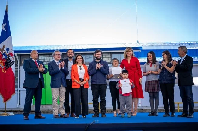 BORIC VISITA QUIRIQUINA Y ENTREGA OBRAS DE LICEO EMBLEMATICO