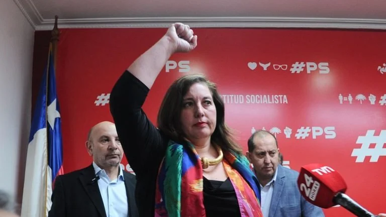 Tensa declaración del PS por destitución de Allende deja en "reflexión" su relación con el Gobierno