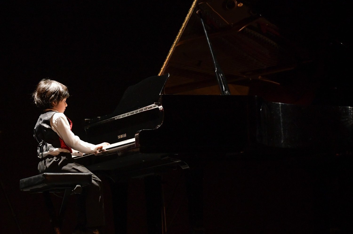 Jóvenes pianistas de Ñuble darán vida al IX Concierto de Academias de Piano de Ñuble en el Teatro Municipal de Chillán