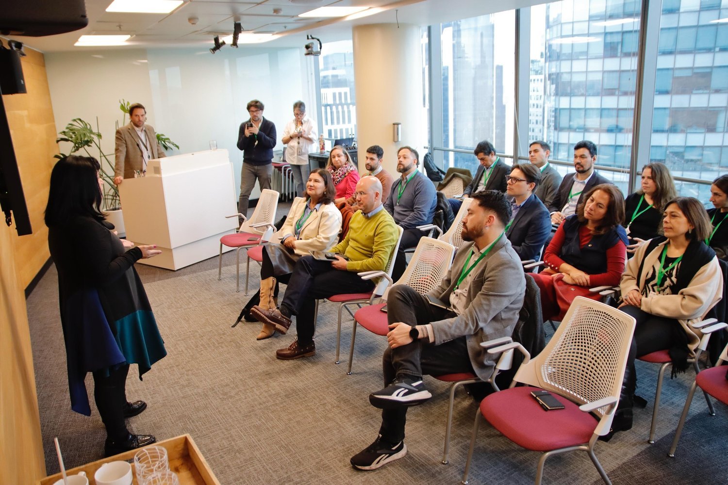 ¡Atención Ñuble! Alianza público-privada concreta 5.000 becas en habilidades digitales e IA en Chile