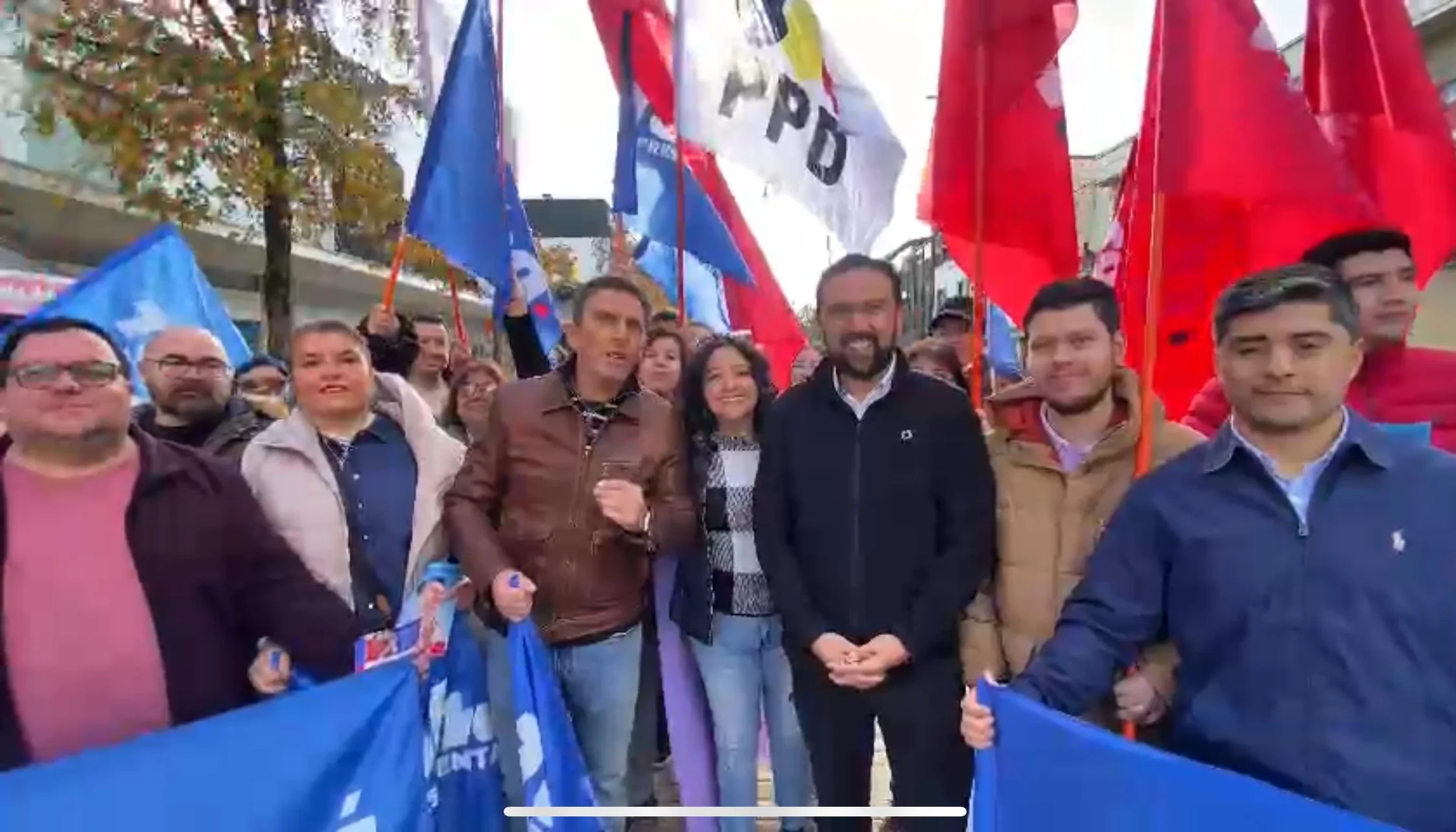 Ñuble se moviliza por Tohá: comunidad se sumó a banderazo en apoyo a la candidata por el socialismo democrático