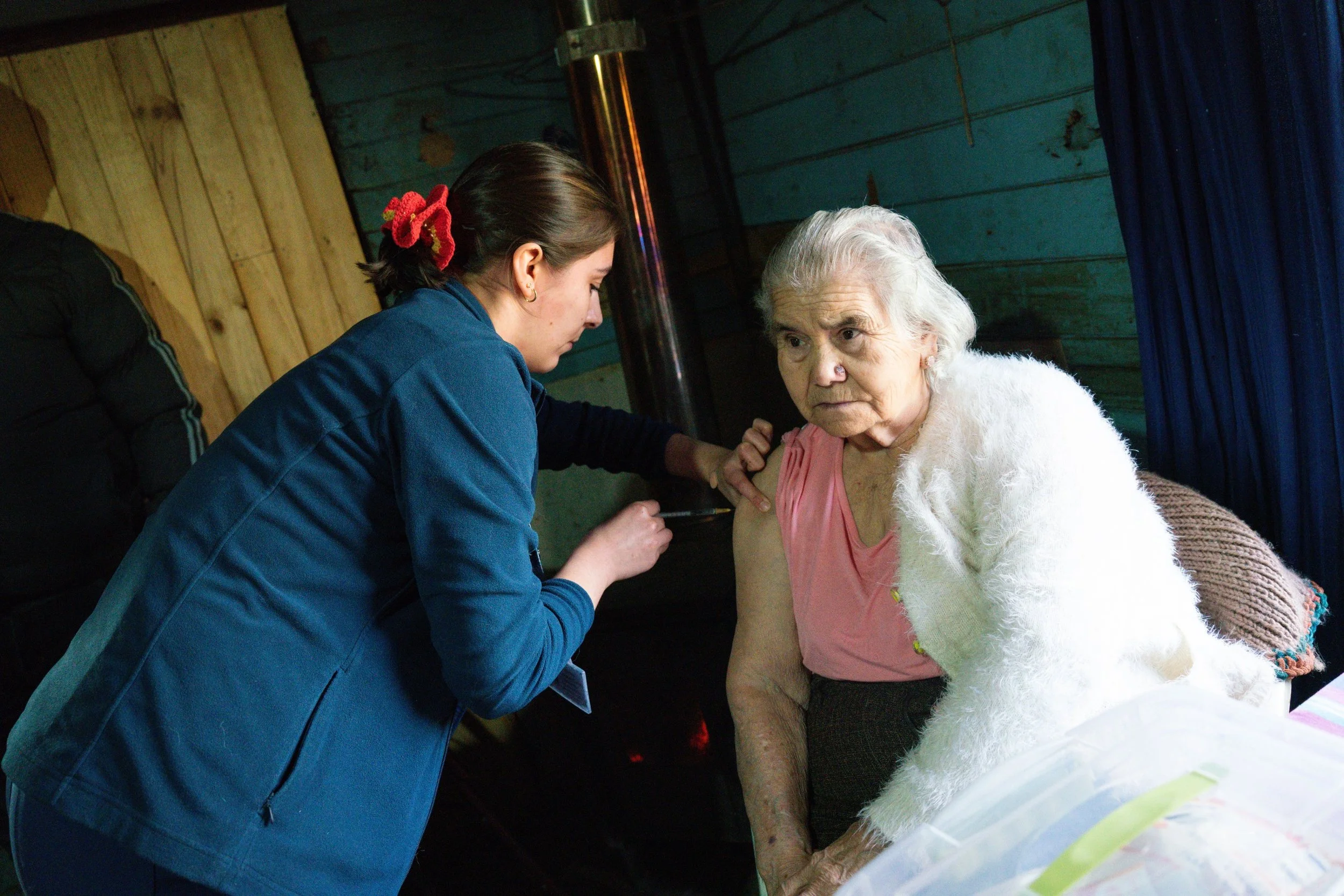 Estrategias del Servicio de Salud Ñuble potencian vacunación a personas con dependencia severa y escolares