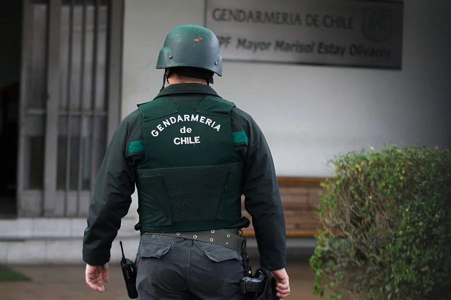Funcionario de Gendarmería resulta herido tras intento de homicidio a reo en cárcel de Chillán