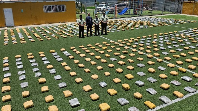 Impactante cifra: Carabineros incauta 766 kilos de marihuana y recupera camioneta robada en millonario golpe al narcotráfico